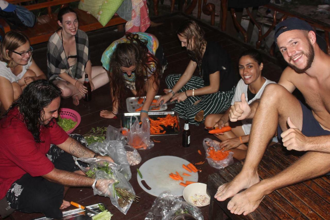 Black Wood Hostel Ko Tao Ngoại thất bức ảnh
